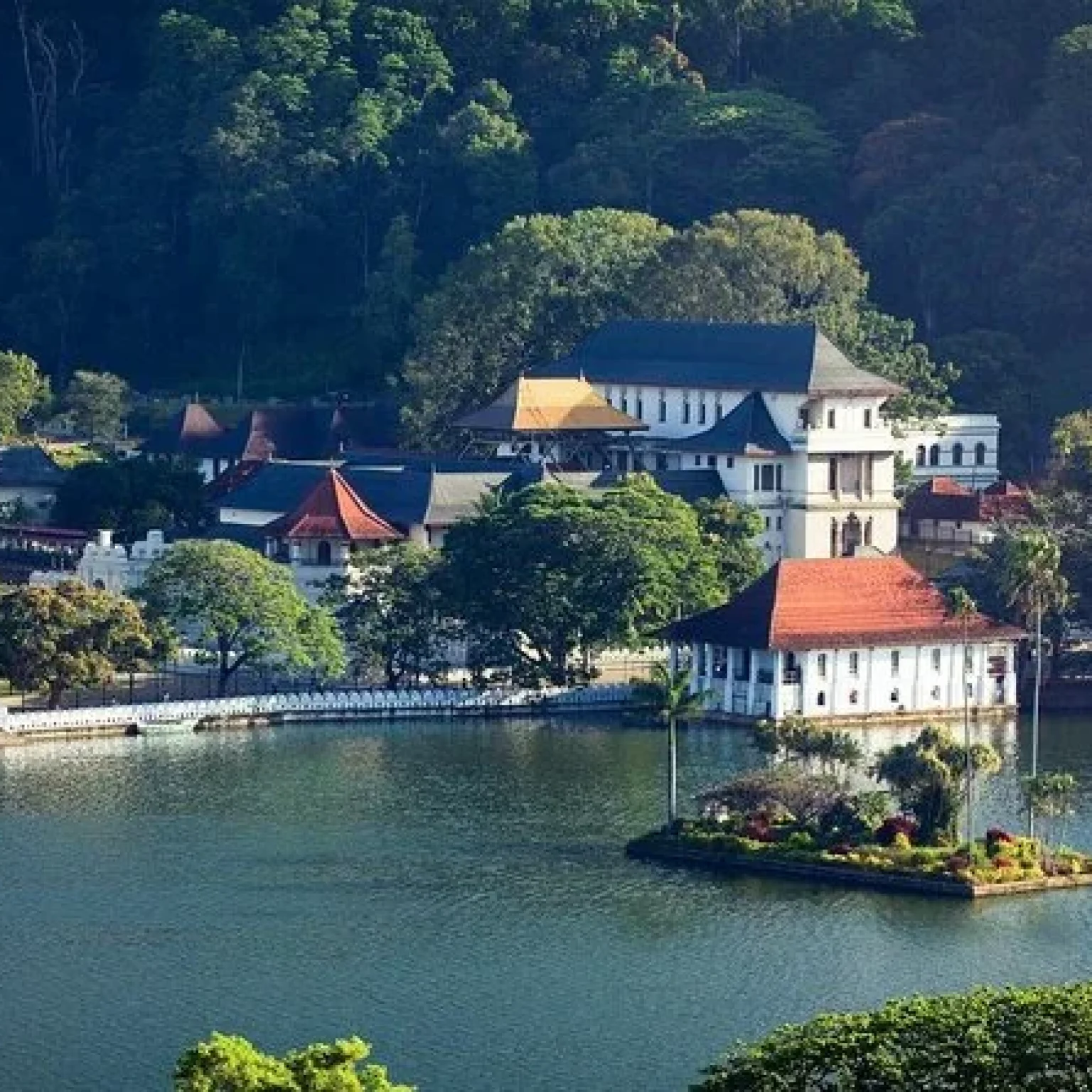 Kandy-city-srilanka