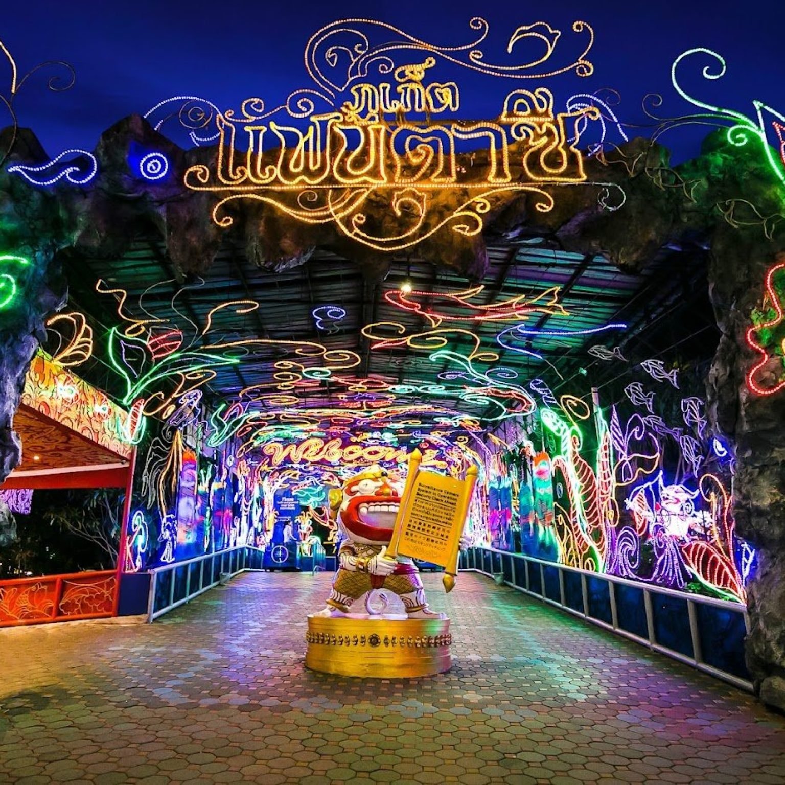 Phuket-Fantasea12-Thailand