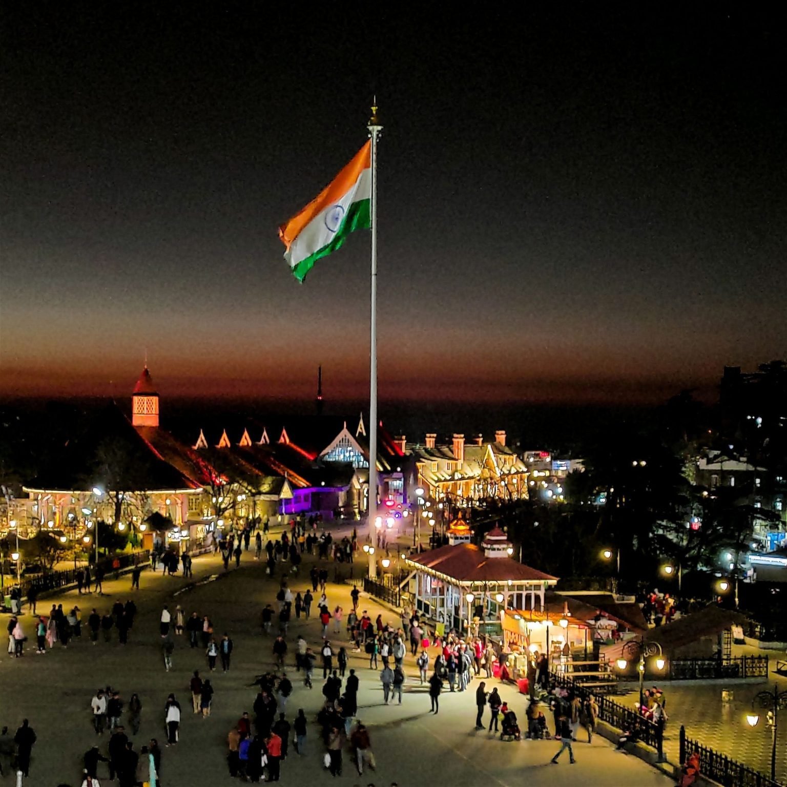 Shimla-Mall-road-india-flag--Himachal