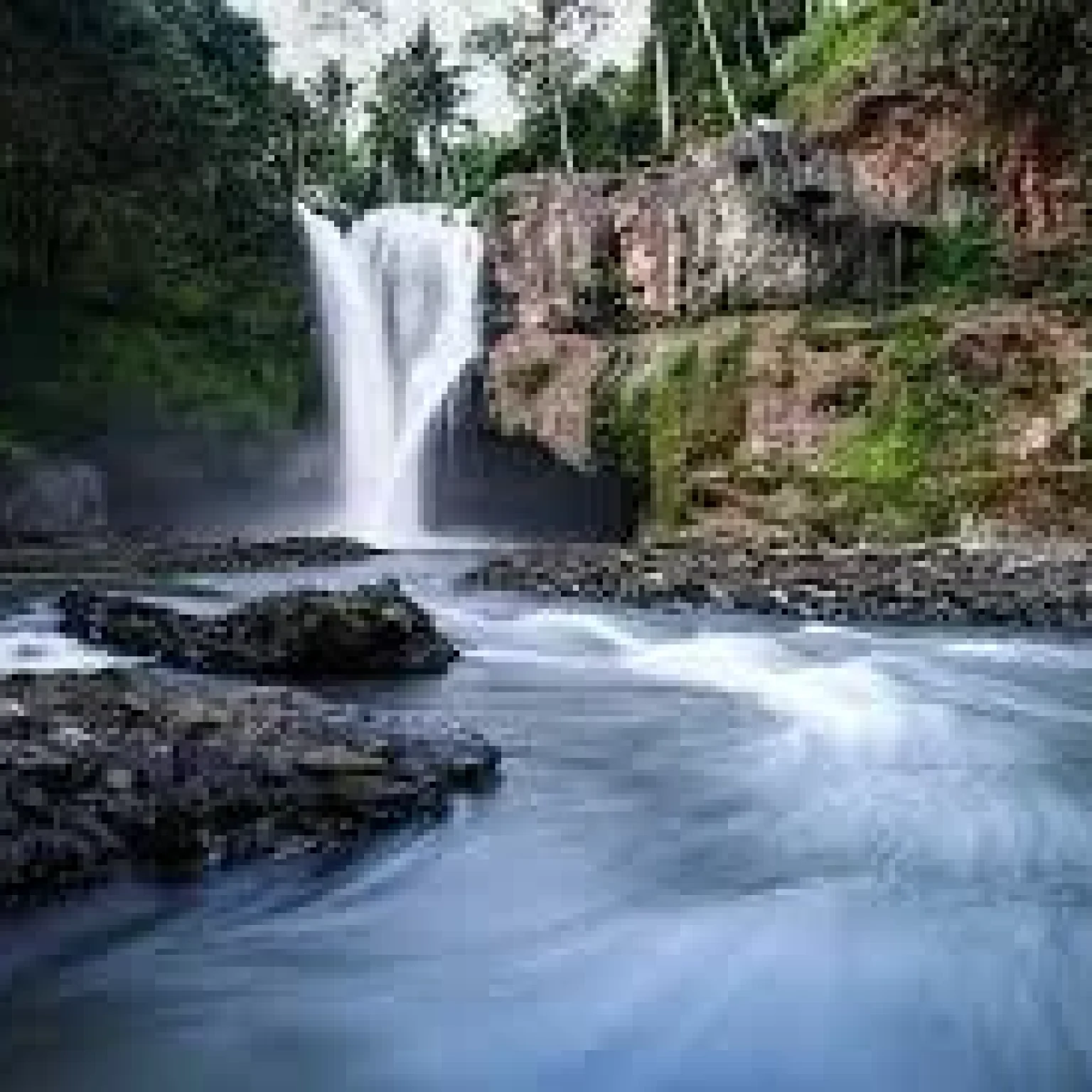 Tegenungan-Waterfall-Bali