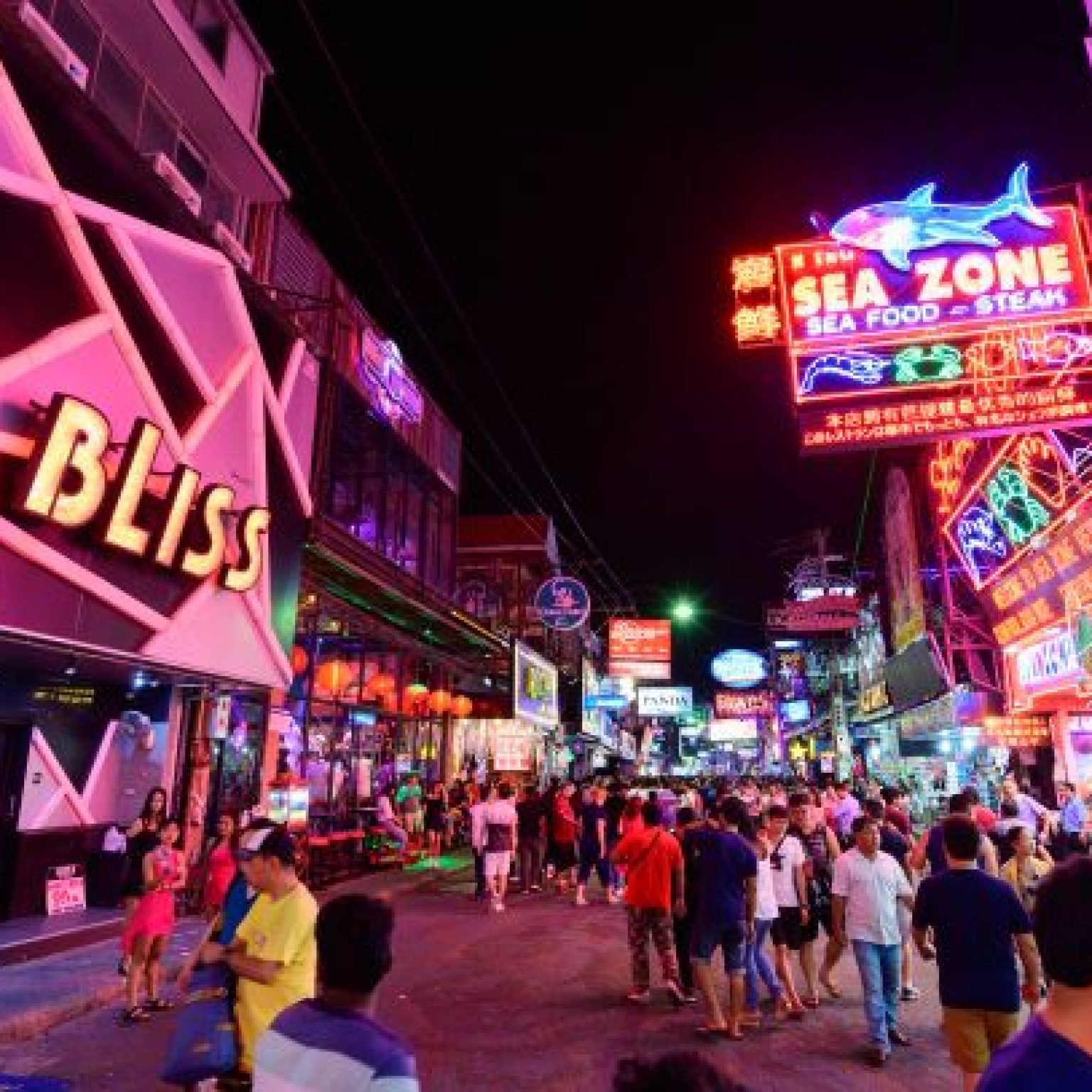 walking-street-in-Pattaya-Thailand