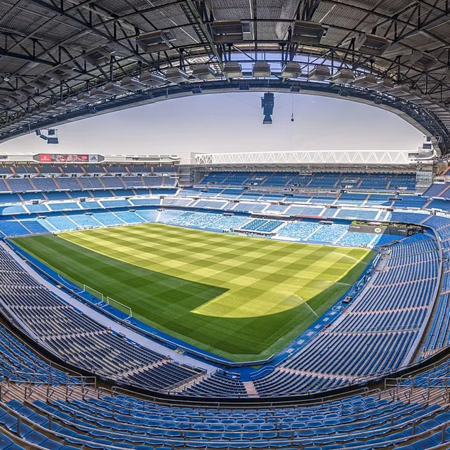 Panoramic_santiago_bernabeu-madrid-spain-europe
