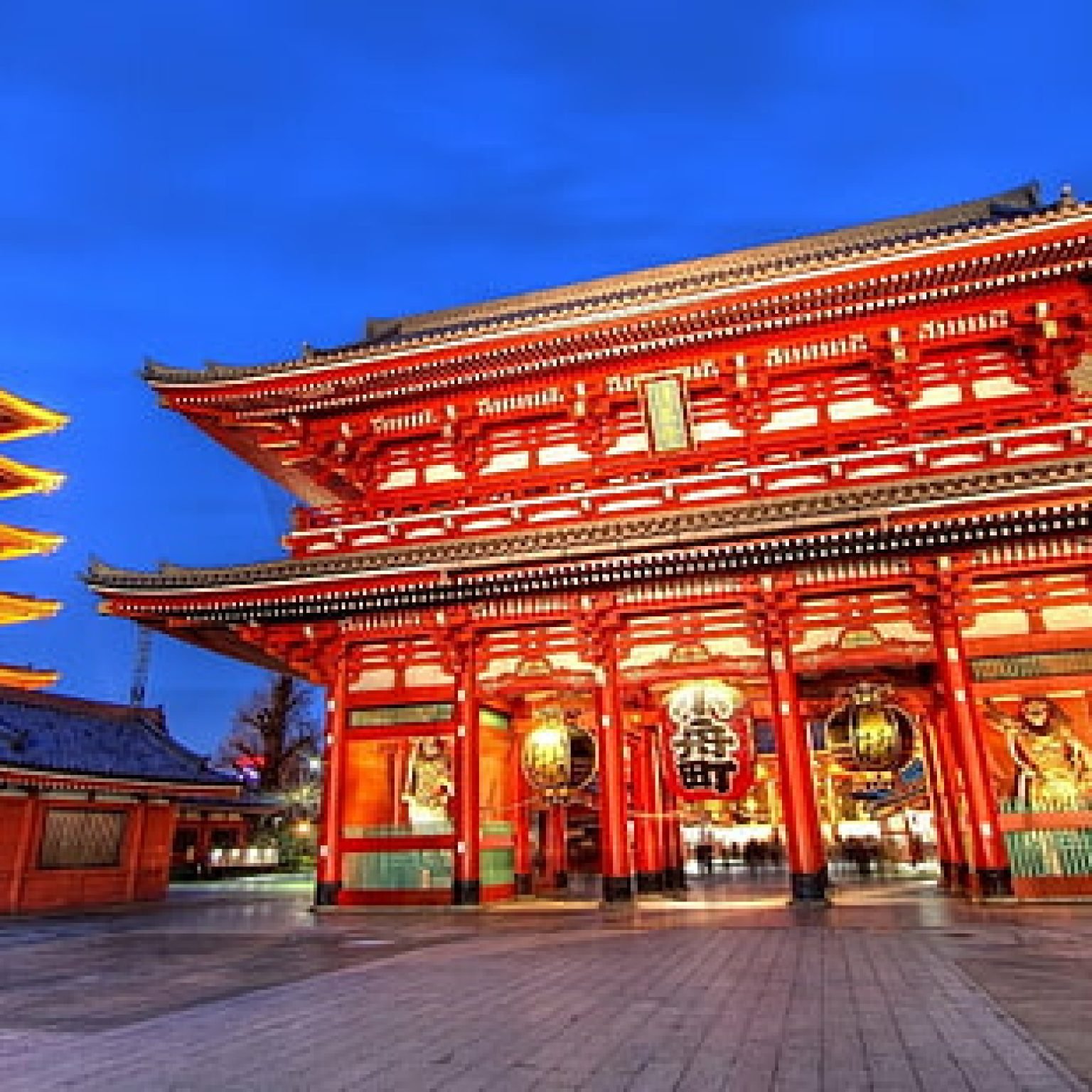 Asakusa Kannon Temple (Sensoji ) Tokyo Japan