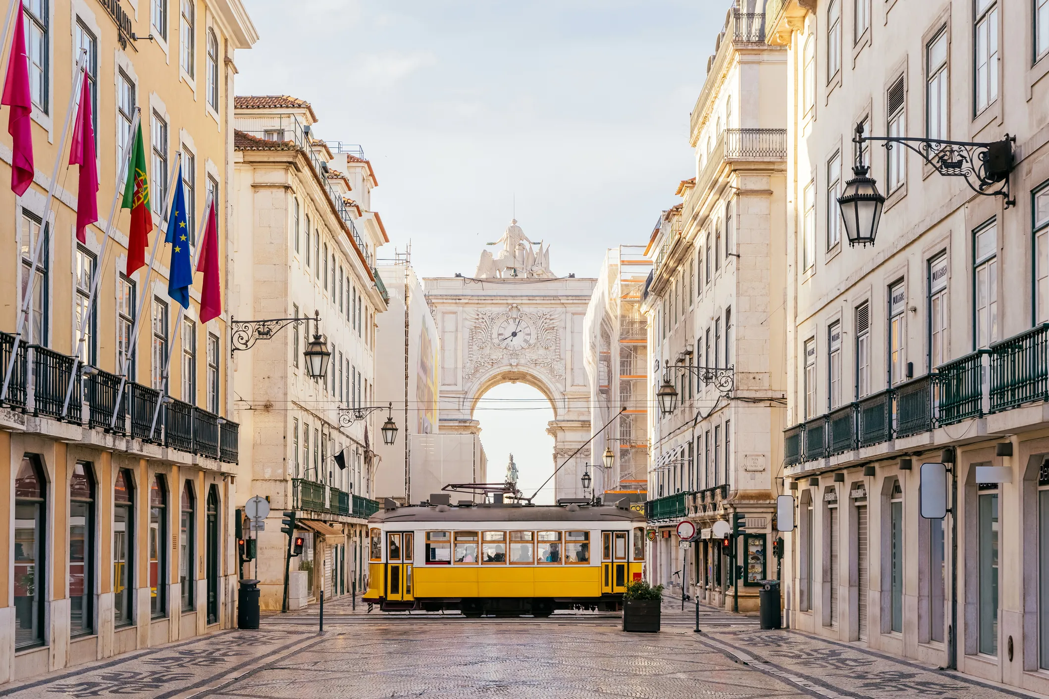 a) City tour of Lisbon 