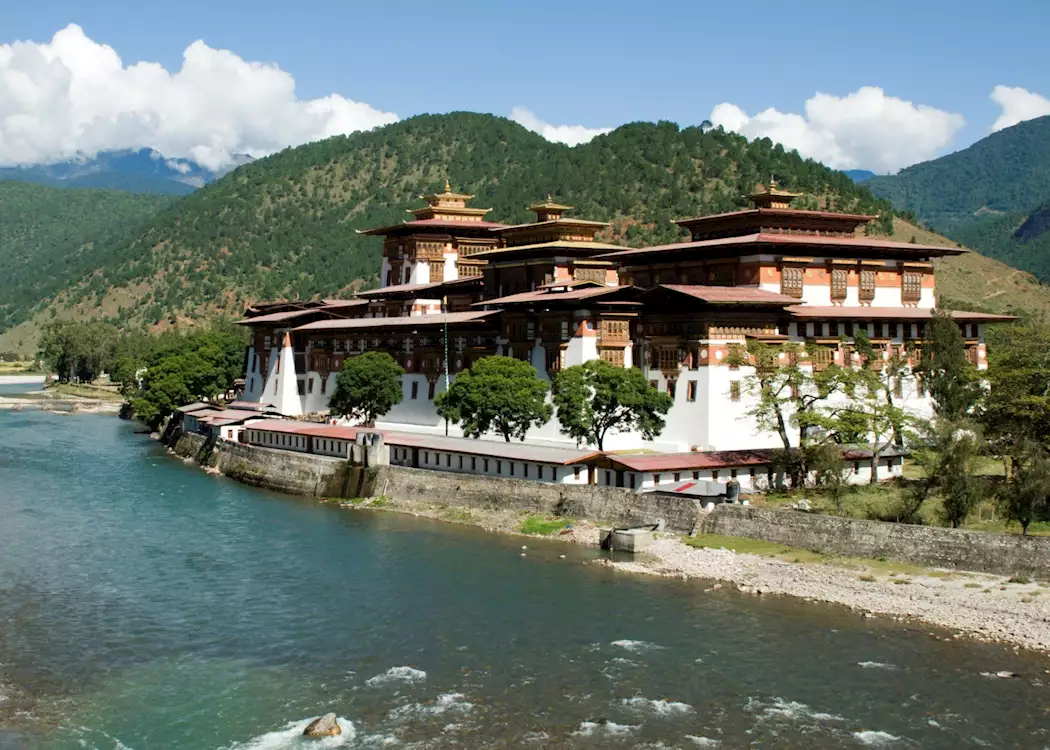 b) Punakha Dzong