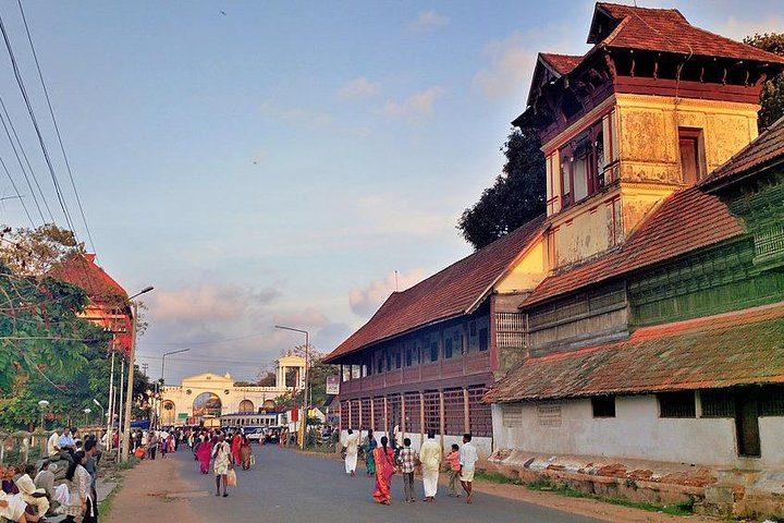 a) Trivandrum City Sightseeing